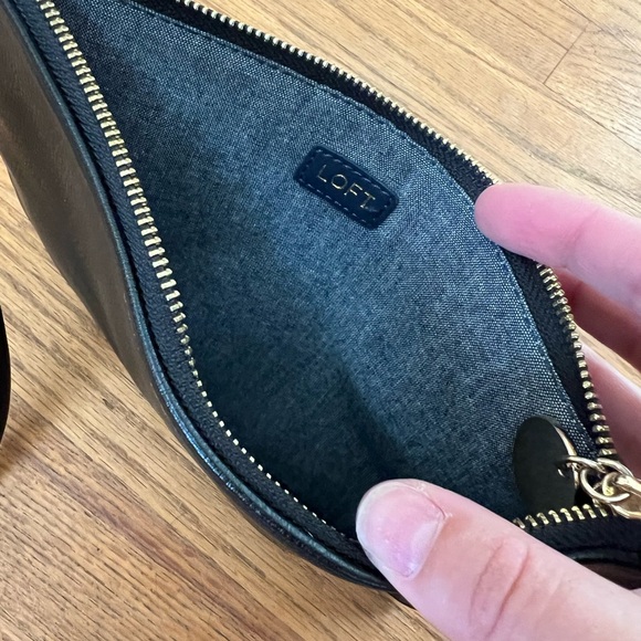 Loft wristlet - Picture 4 of 4
